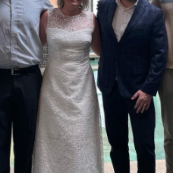 Kay Unger Wynonna Illusion Lace White Gown - Wedding/Reception Dress - Size 8 - Picture 9 of 10